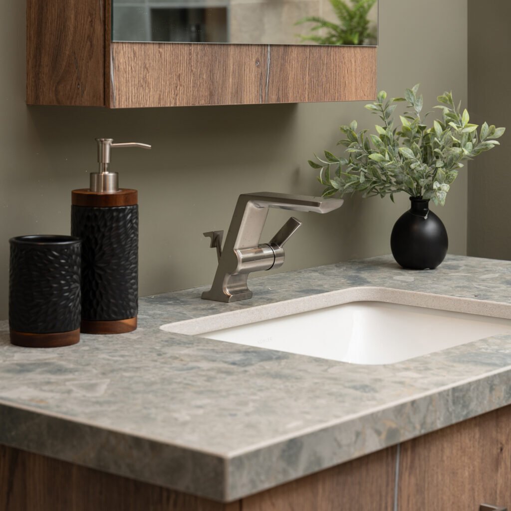 Zonavita Earthy Condo Bath, Cabinet in Pewter Halifax Oak