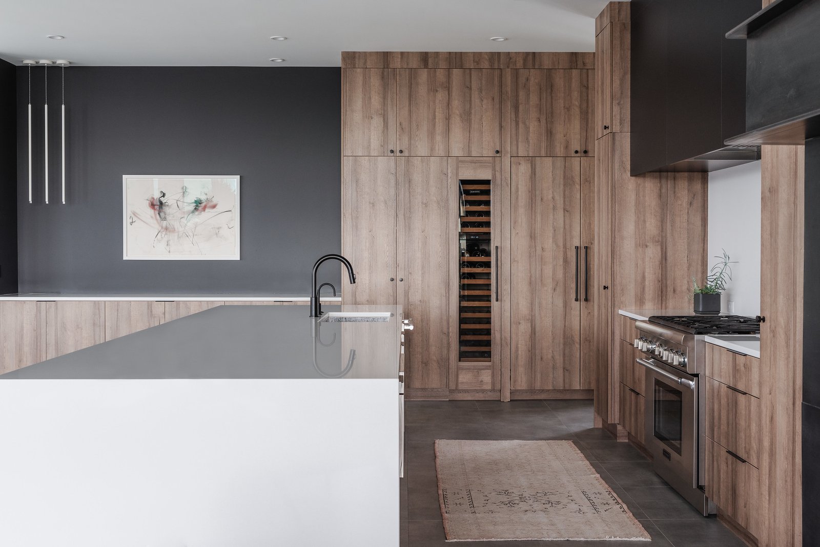 Zonavita kitchen in Brown and Black cabinets