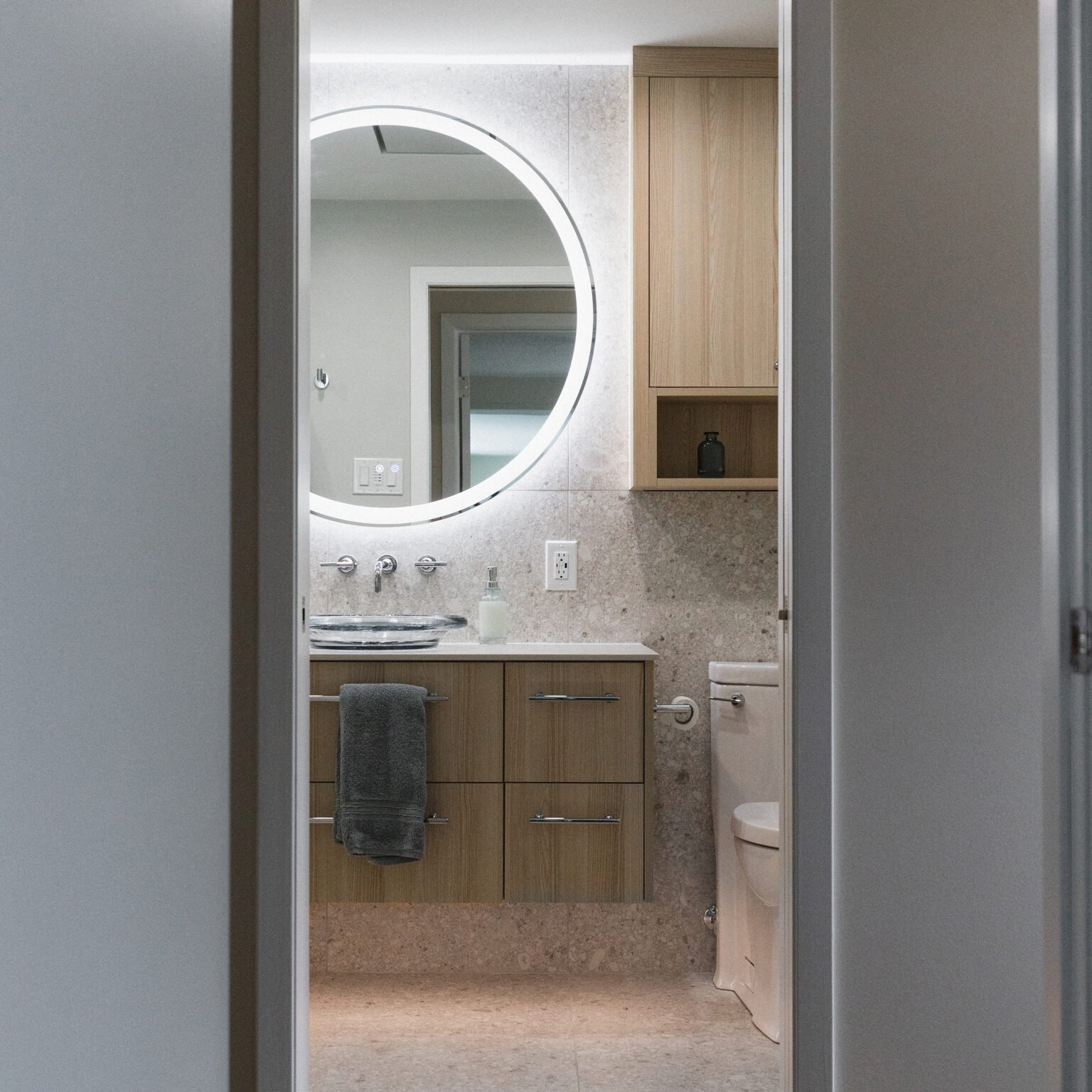 Bungalow Buckingham Bathroom in Sand Lyon Ash TFL