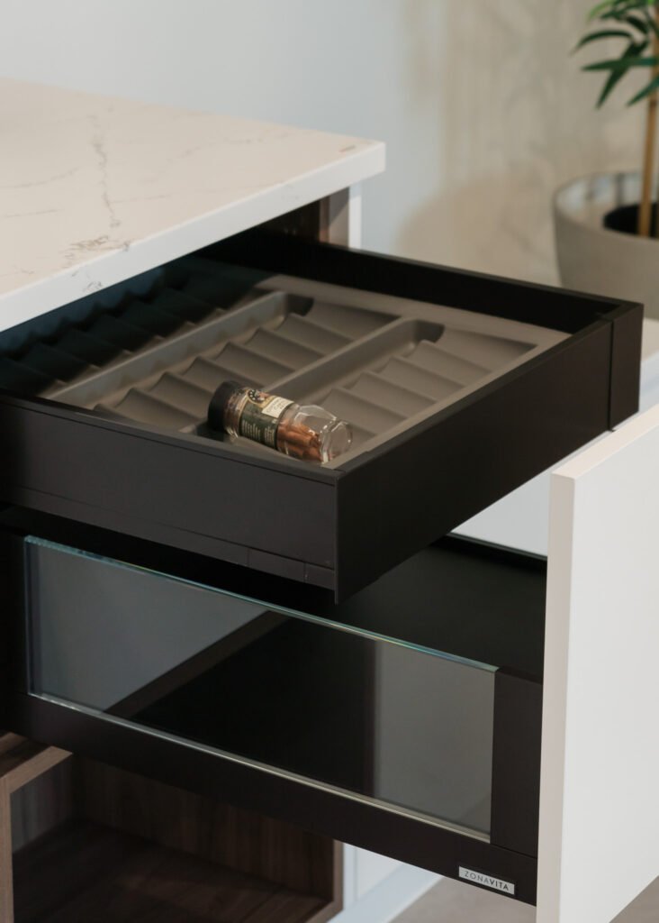 Zonavita Cabinet accessories, drawer organizer