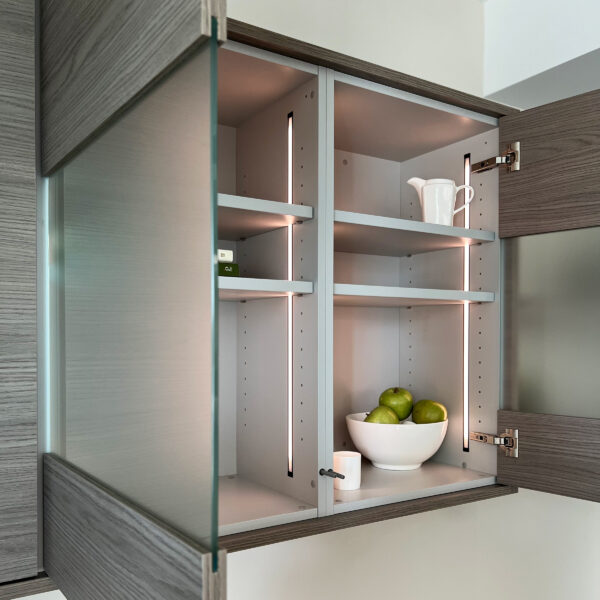 Simple Office Space With Matt Glass Inserts