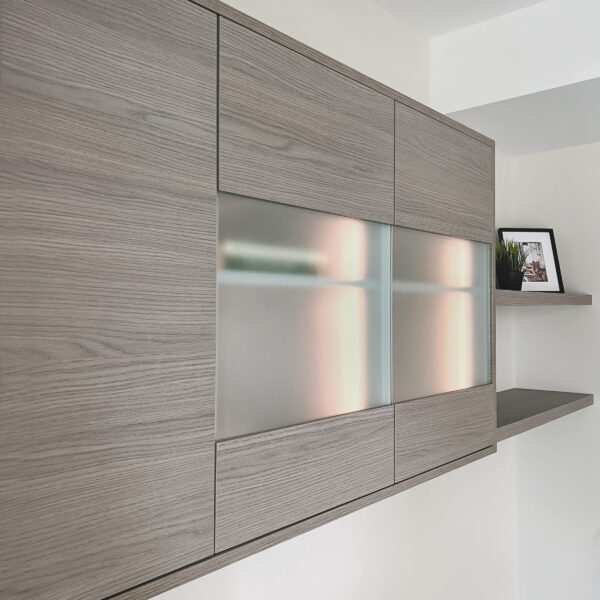 Simple Office Space With Matt Glass Inserts