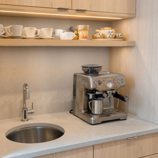 Vicenza Oak Coffee Bar