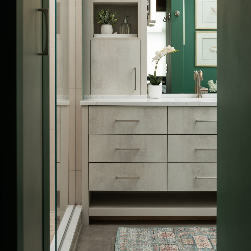 Bathroom in White Chromix material