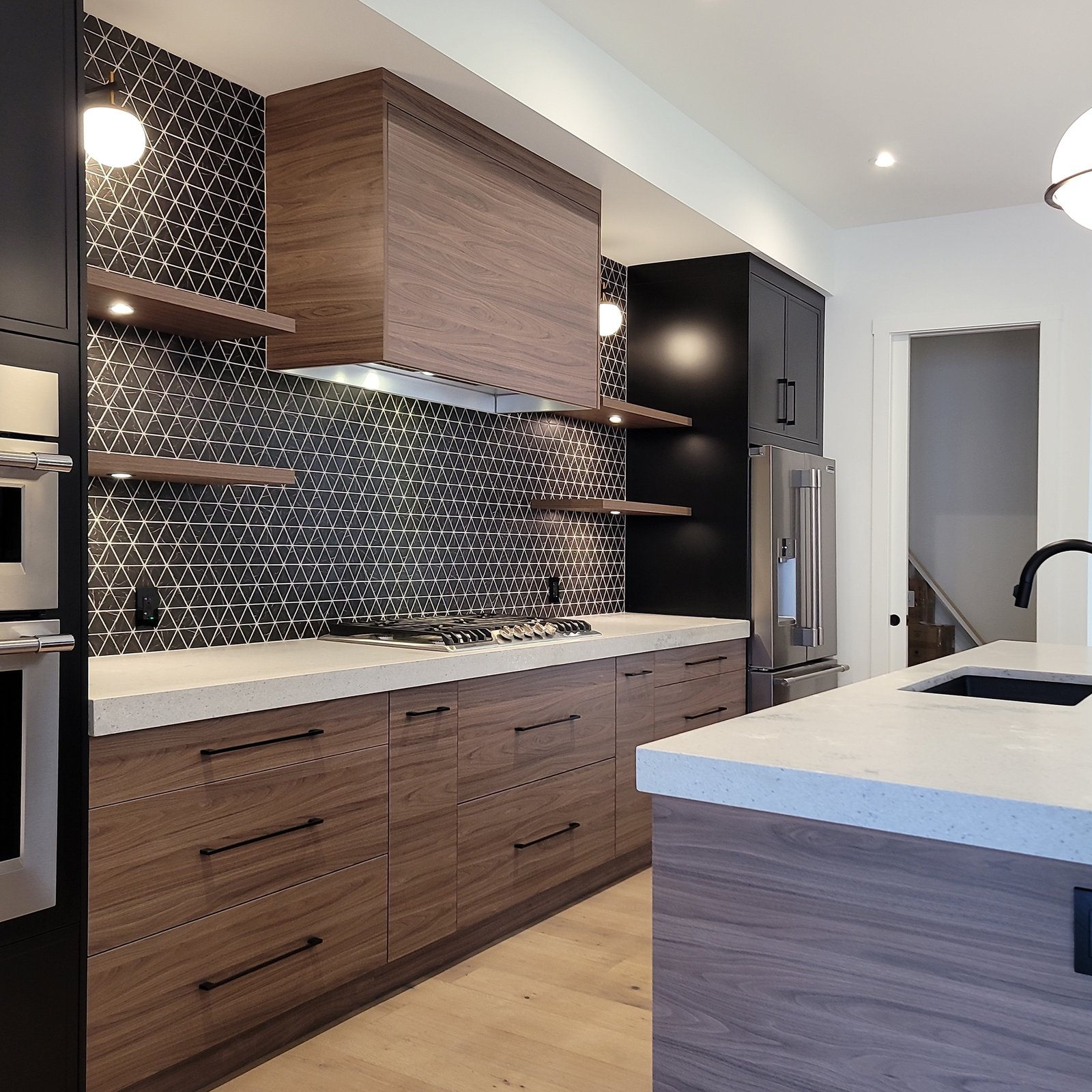 Zonavita kitchen in Natural Carini Walnut material