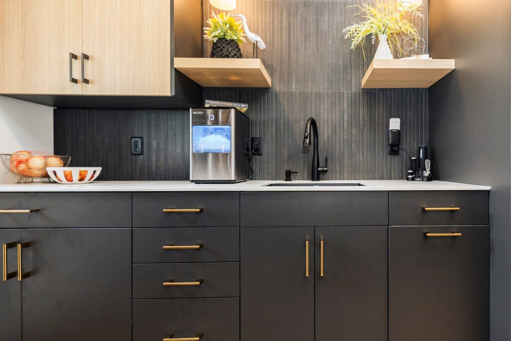 Zonavita pantry in Charcoal Supermat material colour