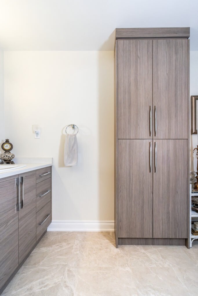 Modern Bathroom cabinet in Grey Vicenza Oak material