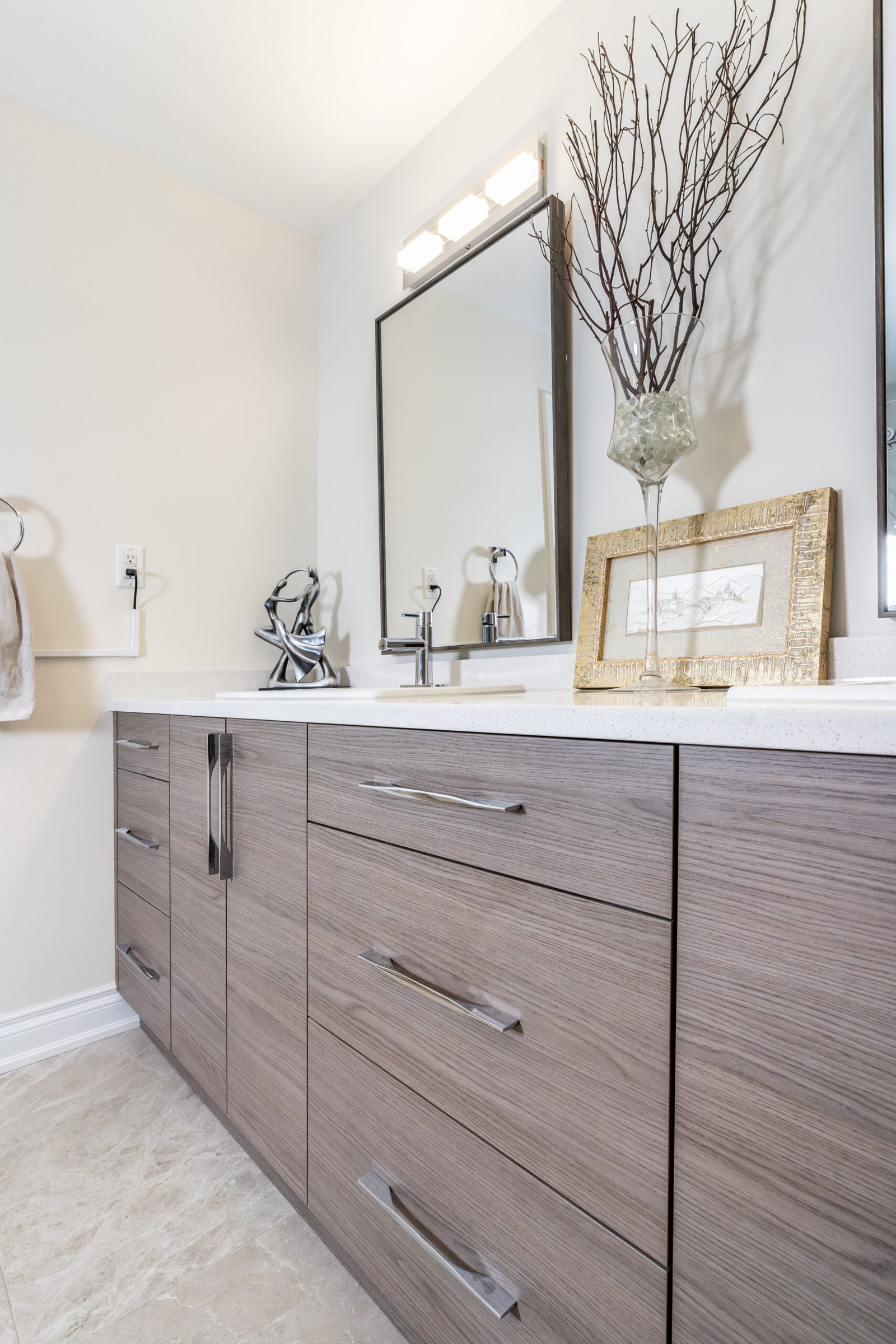 Modern Bathroom cabinet in Grey Vicenza Oak material