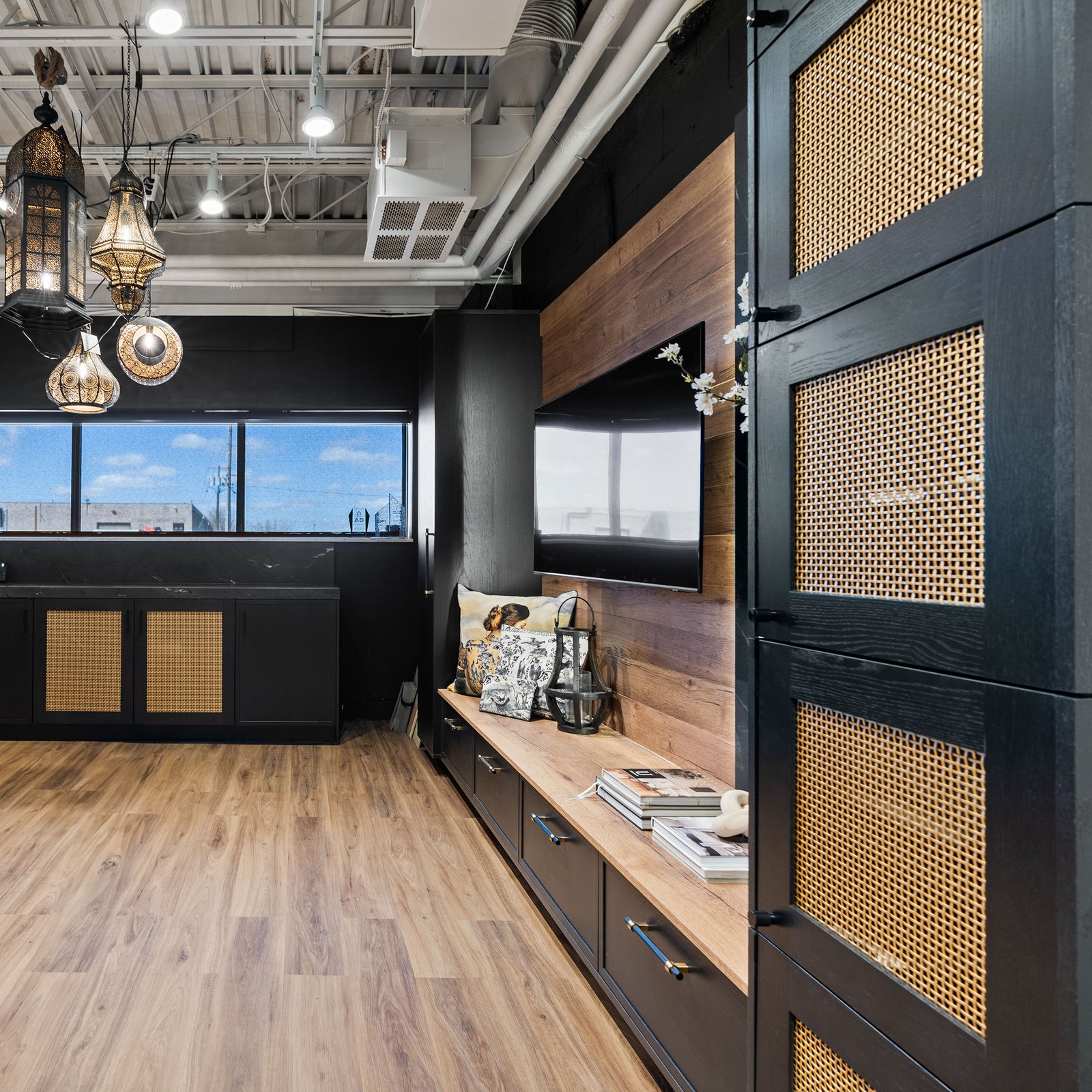 Zonavita Showroom Display in Oak Eclipse and TFL Tobacco Halifax Oak