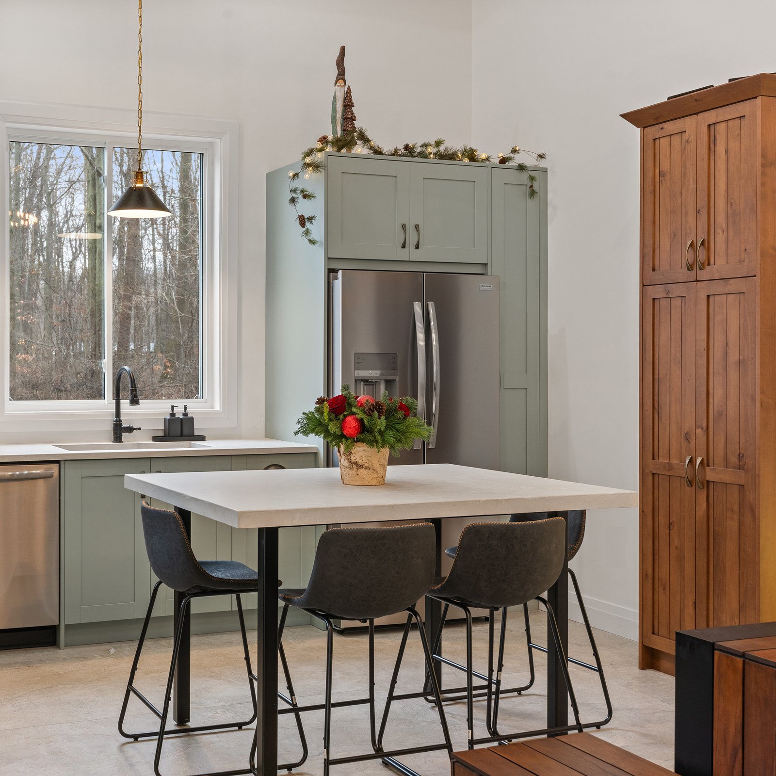 Zonavita kitchen in Sage Melamine and Knotty Alder