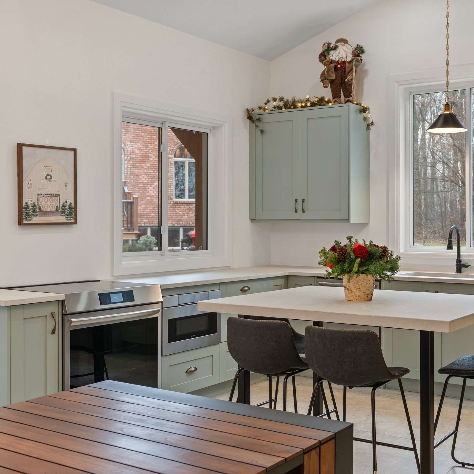 Zonavita kitchen in Sage Melamine and Knotty Alder