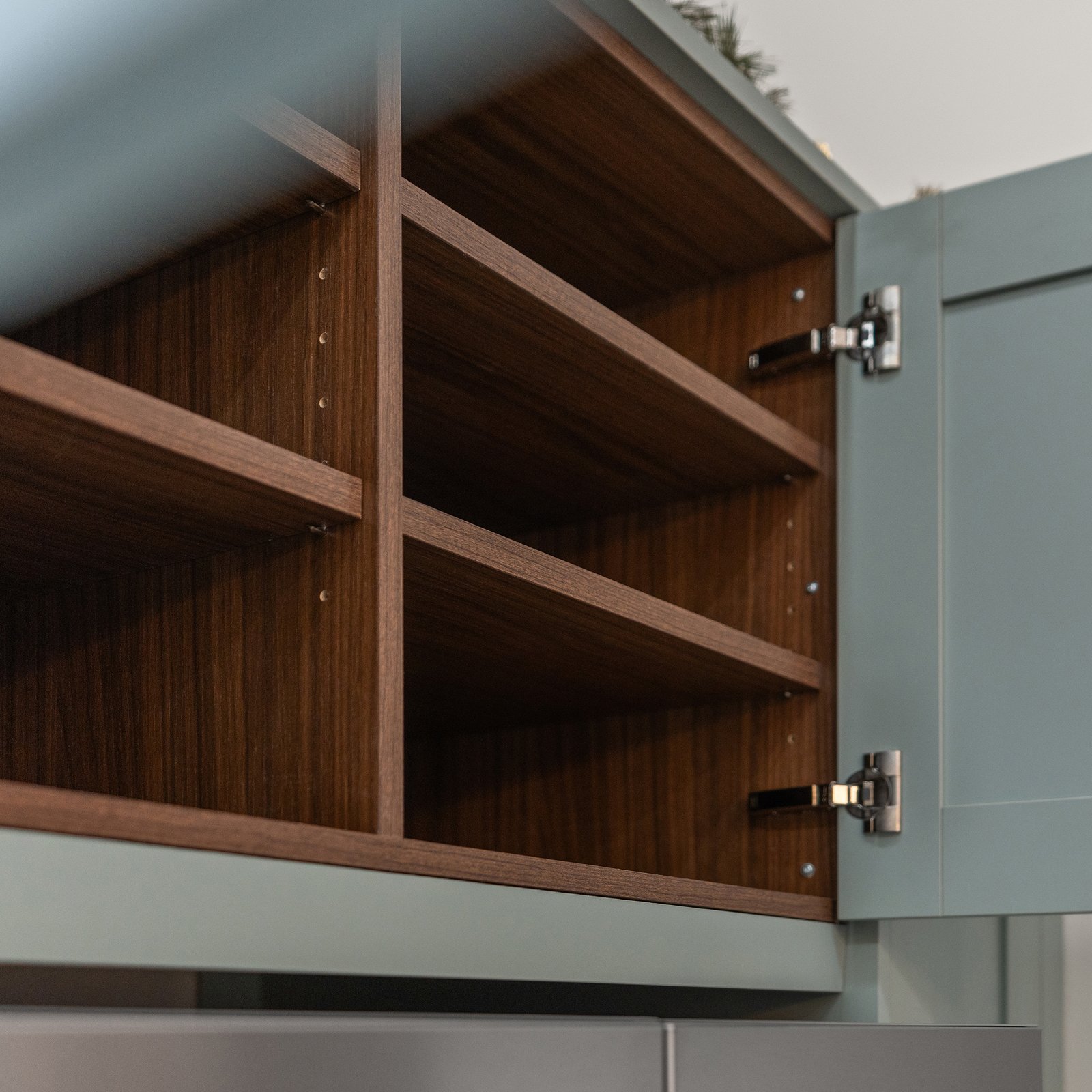 Zonavita kitchen in Sage Melamine and Knotty Alder