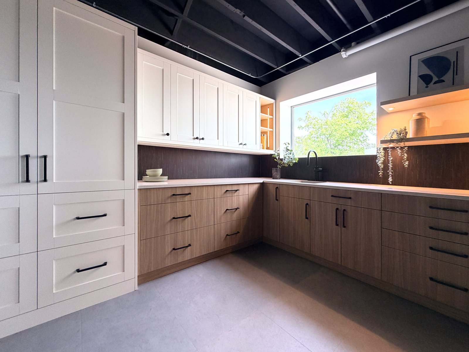 Kitchen in Zonavita new materials - Natural Dimaro Walnut, Gardenia, Cream Puff